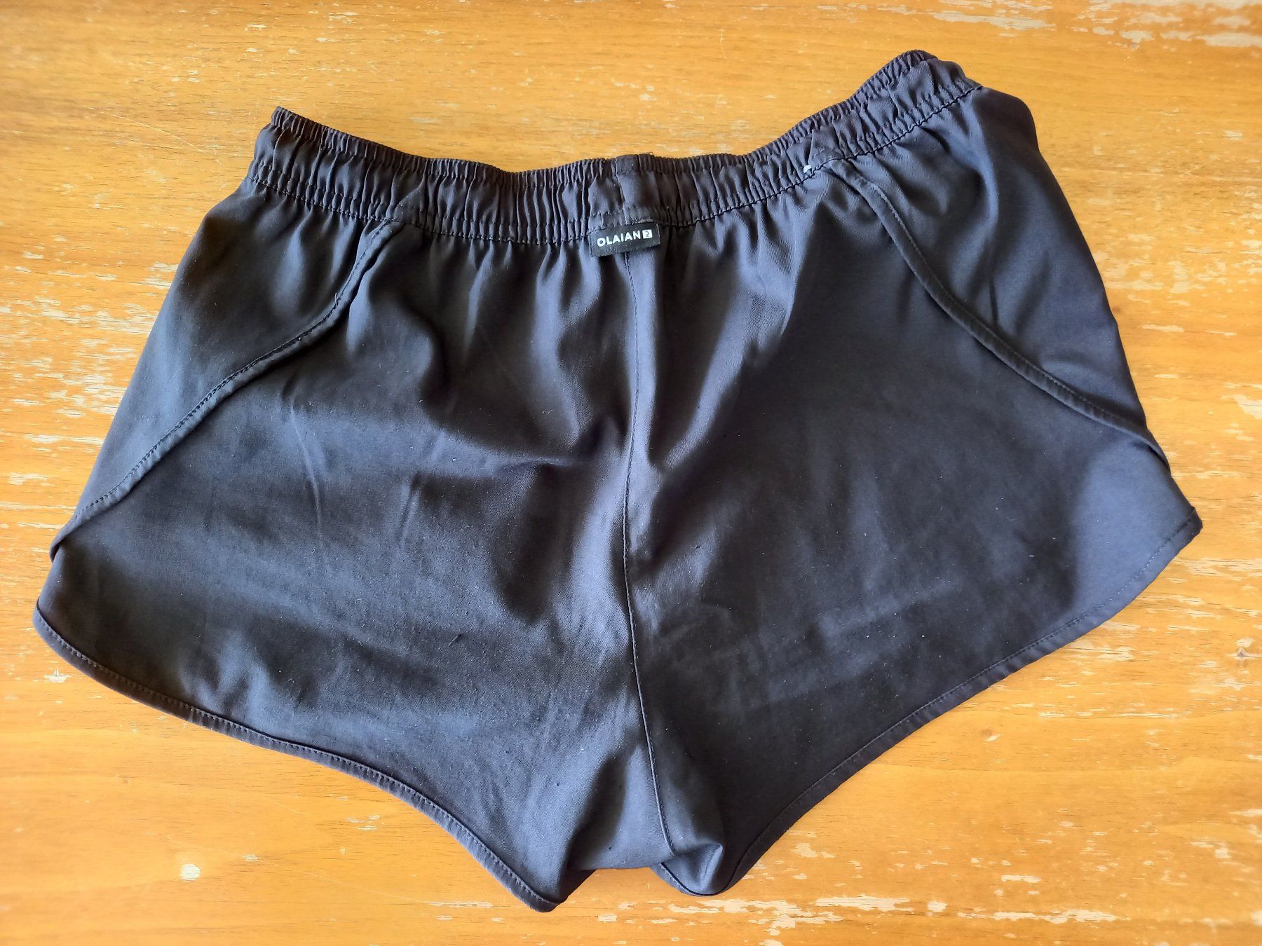 Pantaloni: Schwarze Olaian Shorts, ca. Gr.152 – Usato da Luzern venduto da latinaluna 1
