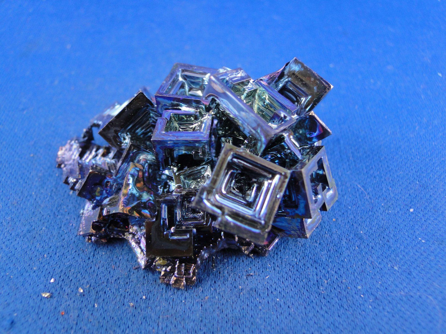 Minerali & Pietre curative: Bismuth – Usato da Schinznach Bad venduto da Demerald 2