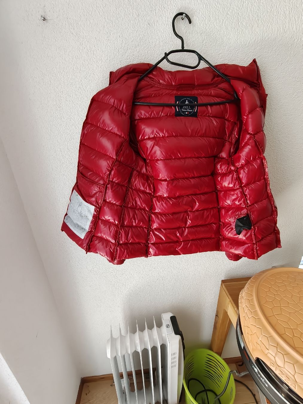Jott Vestes: JOTT Daunenjacke rot mit Echtpelz Grösse S – Neuf (Voir description) à Sulgen par pen_hf7f 7