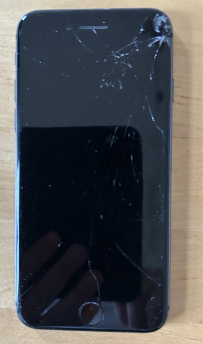 Apple Telefoni cellulari / Smartphones: Apple iPhone 8 64GB Black 76% Maximum Battery Capacity – Usato da Zürich venduto da Sophie0569 4