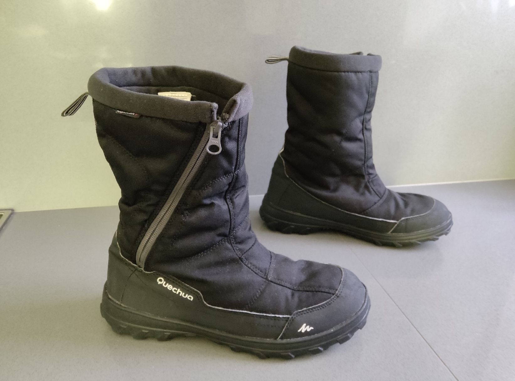 Scarpe da uomo: Herren WINTERSTIEFEL Gr. 41/ QUECHUA – Nuovo (secondo la descrizione) da Minusio venduto da Todesca