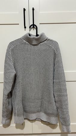 Warmer Rollkragenpullover für den Winter