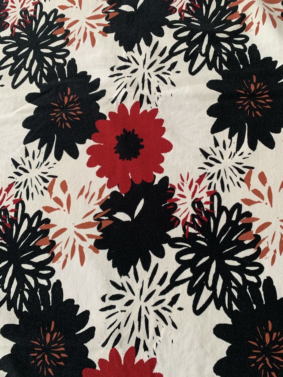 Tessuti: Jersey Stoff mit Blumenmuster, rot/schwarz/weiss – Nuovo (secondo la descrizione) da Galgenen venduto da Waldliesel 1