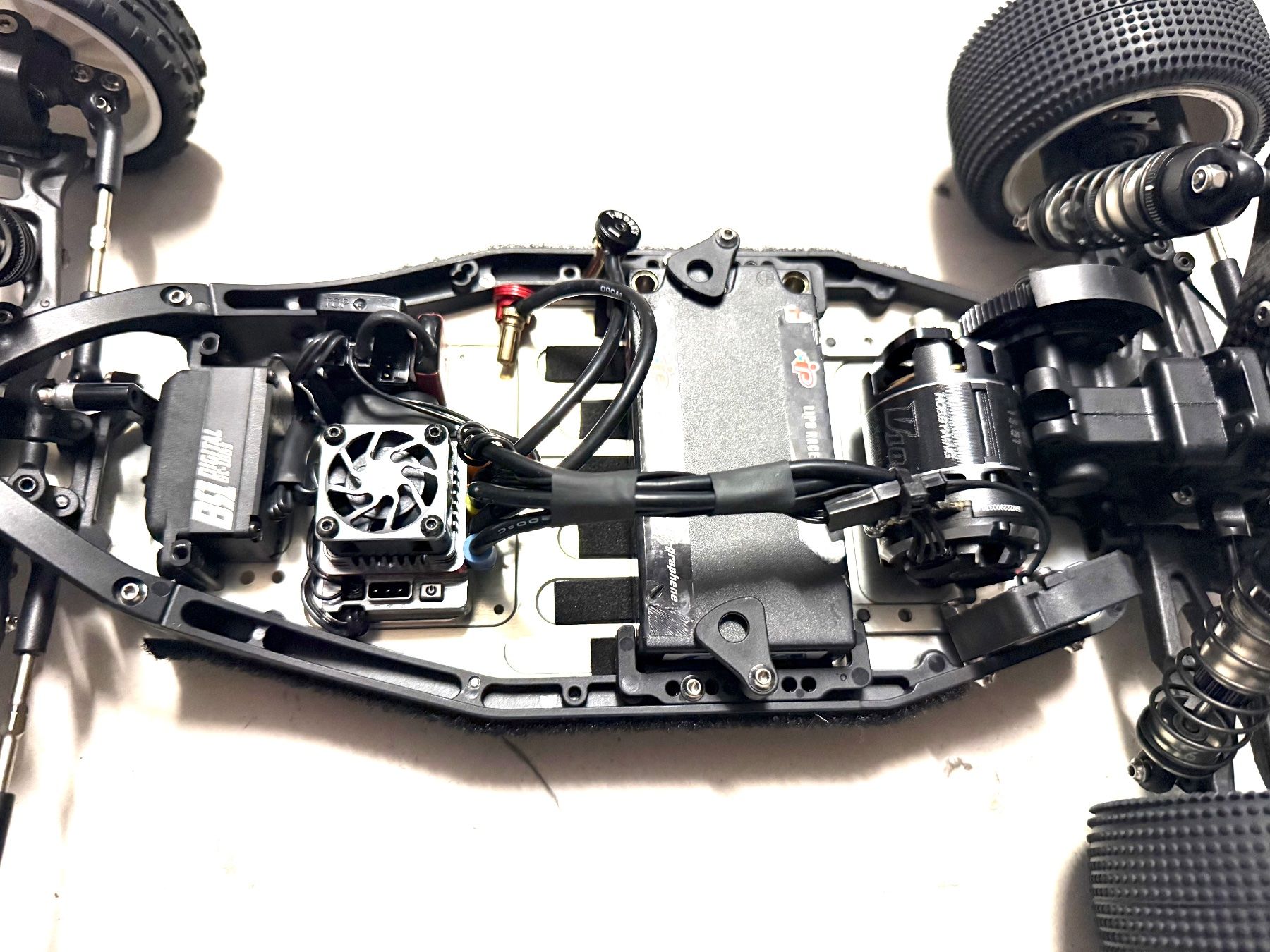 XRay Modellismo RC: XRAY XB2 2025 ÉDITION CARPET – Usato da Yverdon-les-Bains venduto da Fijo-rc 4