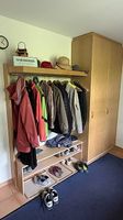 Massgefertigte Schreiner-Garderobe mit Schuh- und Sitzbank