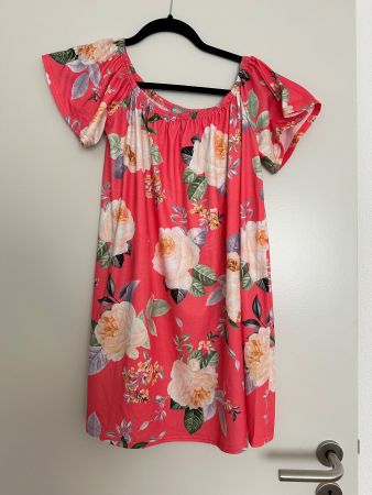 Kleid mit Blumenmuster