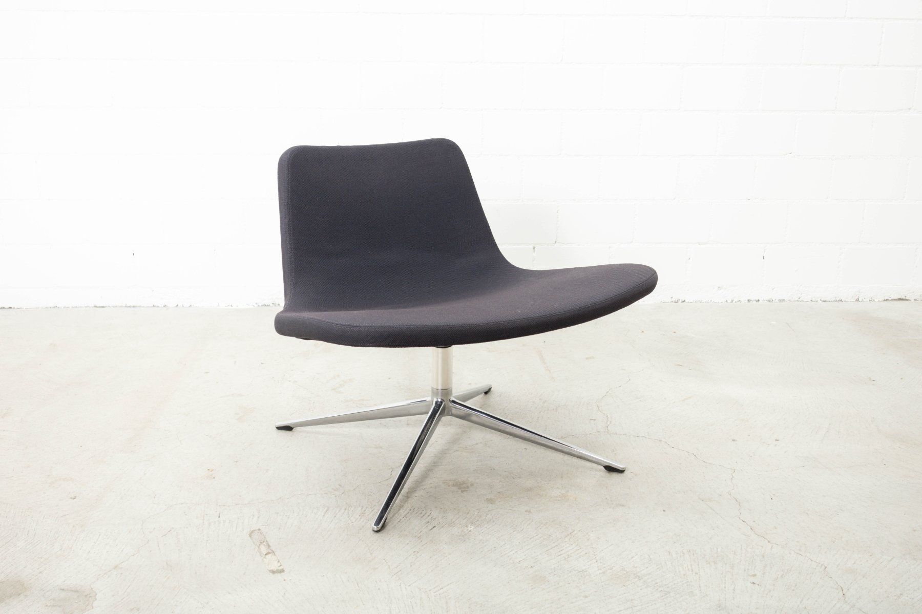 Hay Poltrone: RAY Drehsessel / Loungechair von HAY – Usato da Zürich venduto da ZuercherBrockenhaus 1