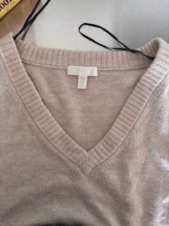 H&M Maglioni & Felpe: V-Neck Ärmeloser Pullover – Usato da Zürich venduto da CoCos_Closet 1