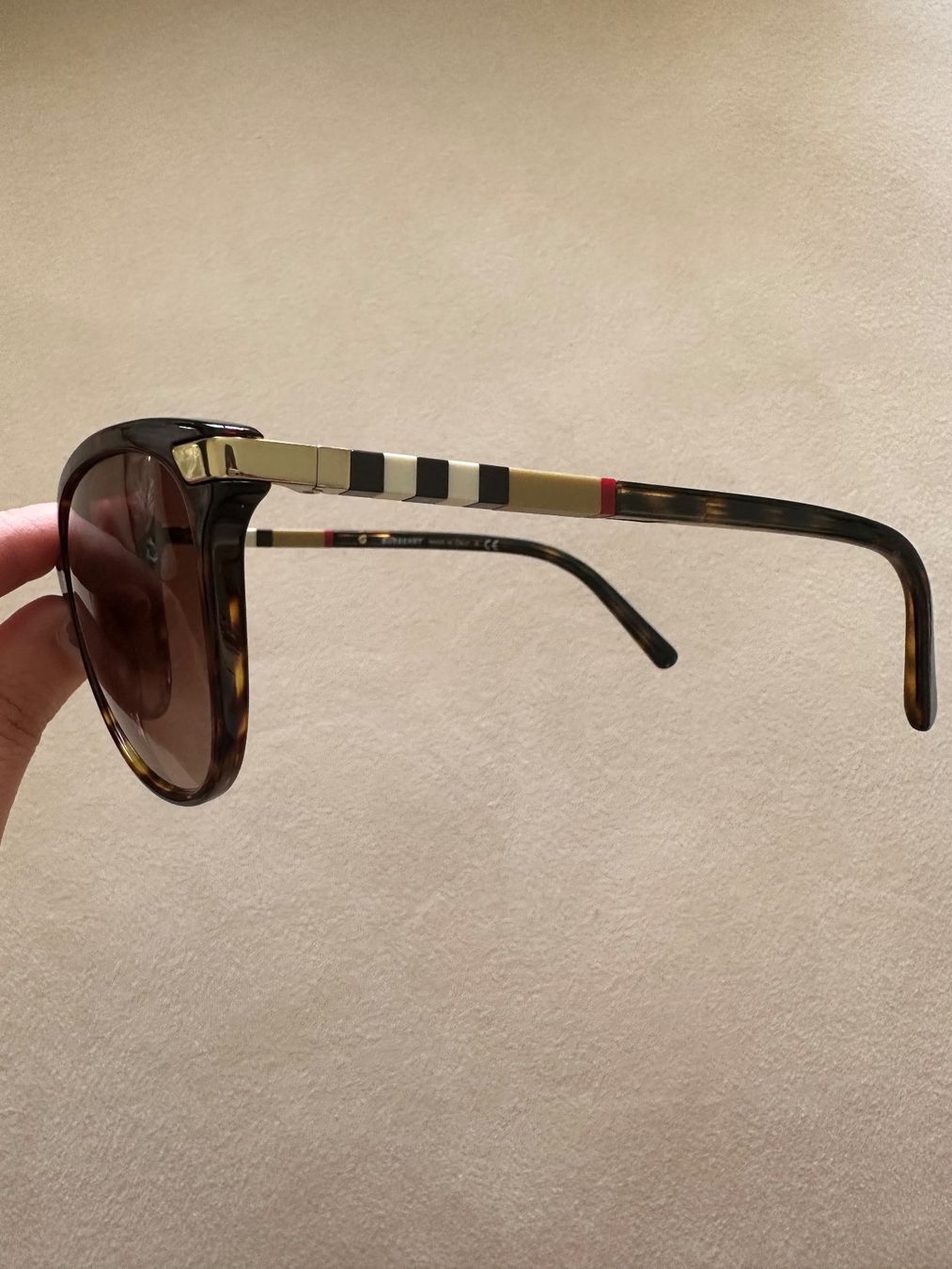 Burberry Occhiali & Lenti: Burberry Sonnenbrille – Usato da Horgen venduto da hubbabubba_101 1