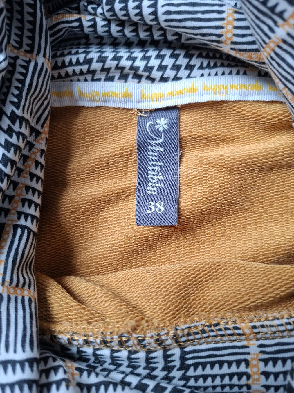 Maglioni & Felpe: Damen Pullover Multiblu senfgelb Kragen gemustert Grösse 38 – Usato da Klingnau venduto da vollmond36 4