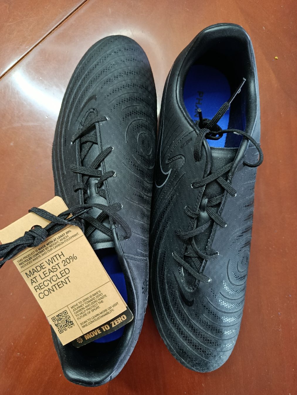 Nike Scarpe da uomo: Lot de 4 chaussures de foot – Nuovo (secondo la descrizione) da Zollikon venduto da eur_p7wf