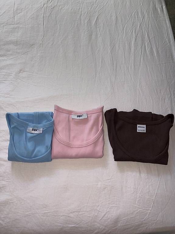 Tops: Tanktop in verschiedenen Farben – Gebraucht aus Obergerlafingen von raj_5njg