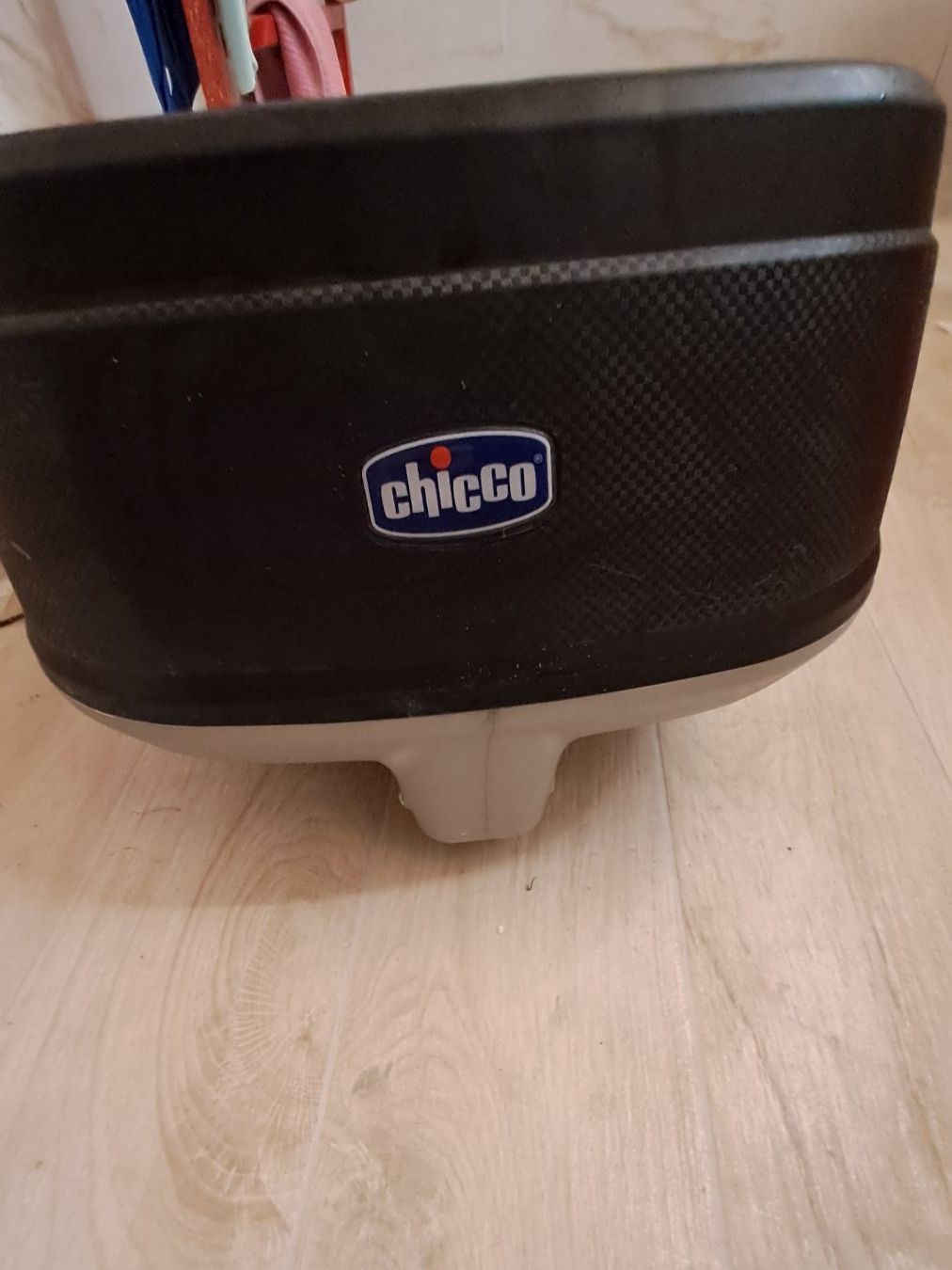 Chicco Seggiolini per auto: Isofix siege bébé  chicco 0-13 kg – Usato da Bernex venduto da Dariafr 2