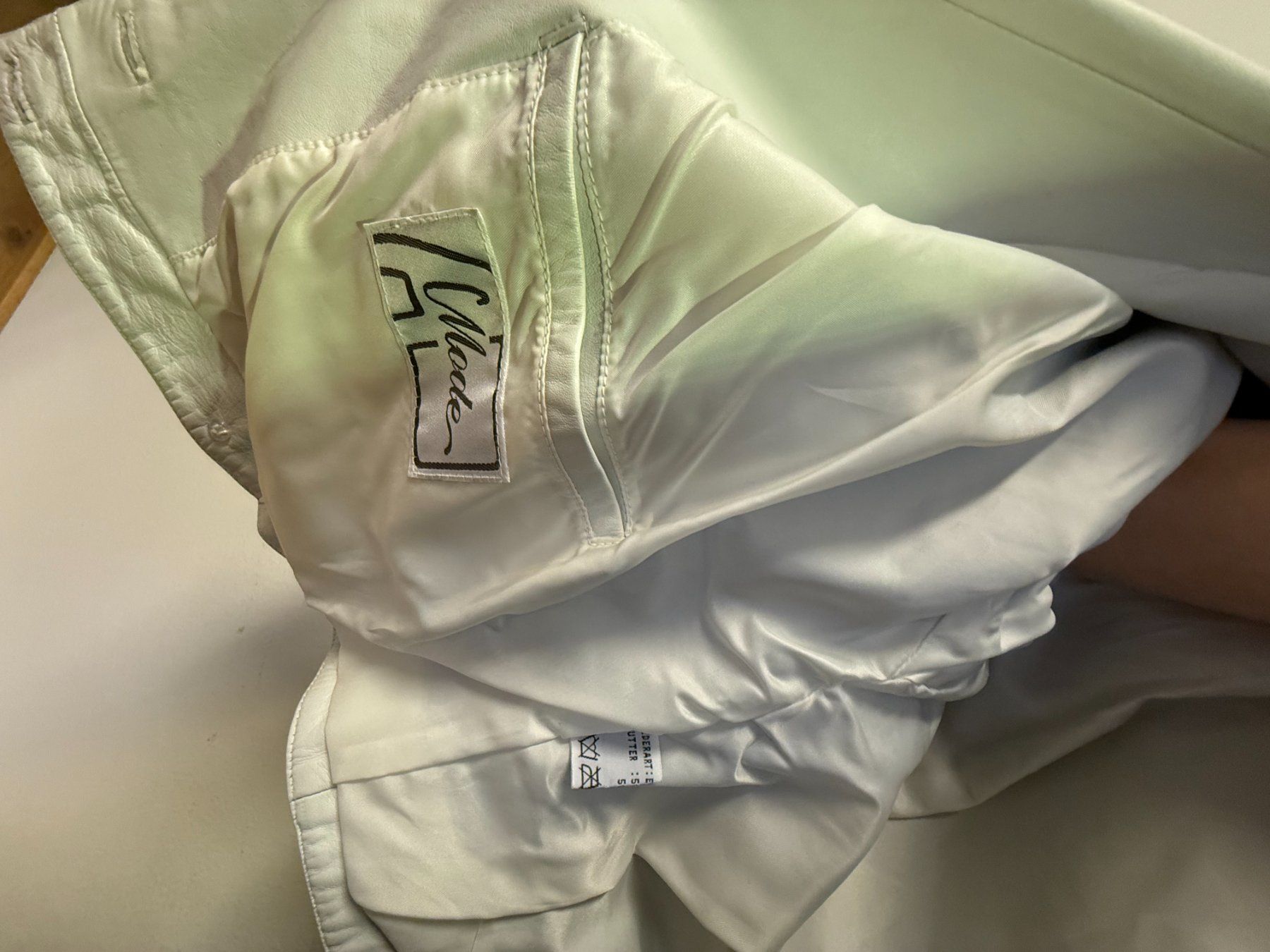 Giacche: Blouson cuir blanc vintage – Usato da Le Cerneux-Veusil venduto da Maraud01 7