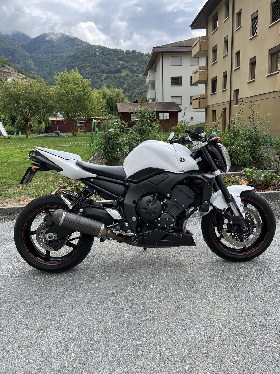 Yamaha Strada: Yamaha FZ1 NA / ABS / 150 PS – Usato da Baltschieder venduto da Sonnenblume3937