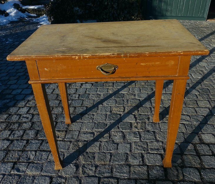 Alter Holztisch mit Schublade Kaufen auf Ricardo