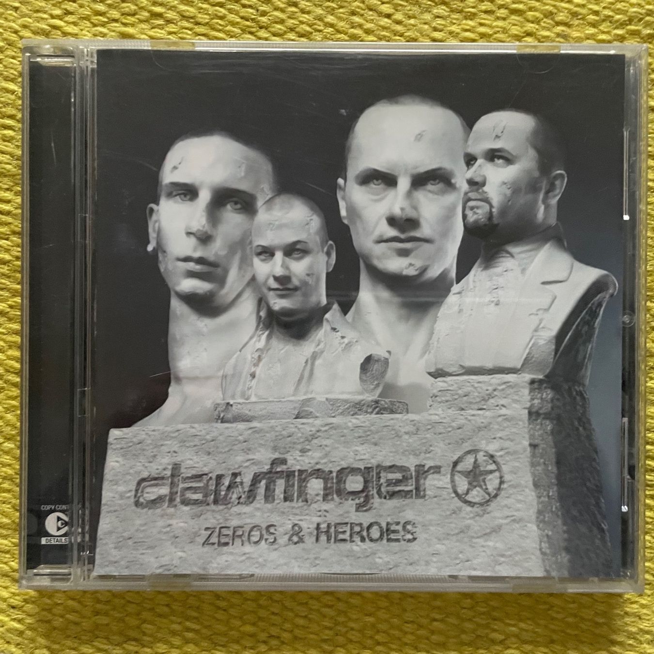 CD: CLAWFINGER-ZEROS&HEROES – Usato da Rorschacherberg venduto da CD-Roli
