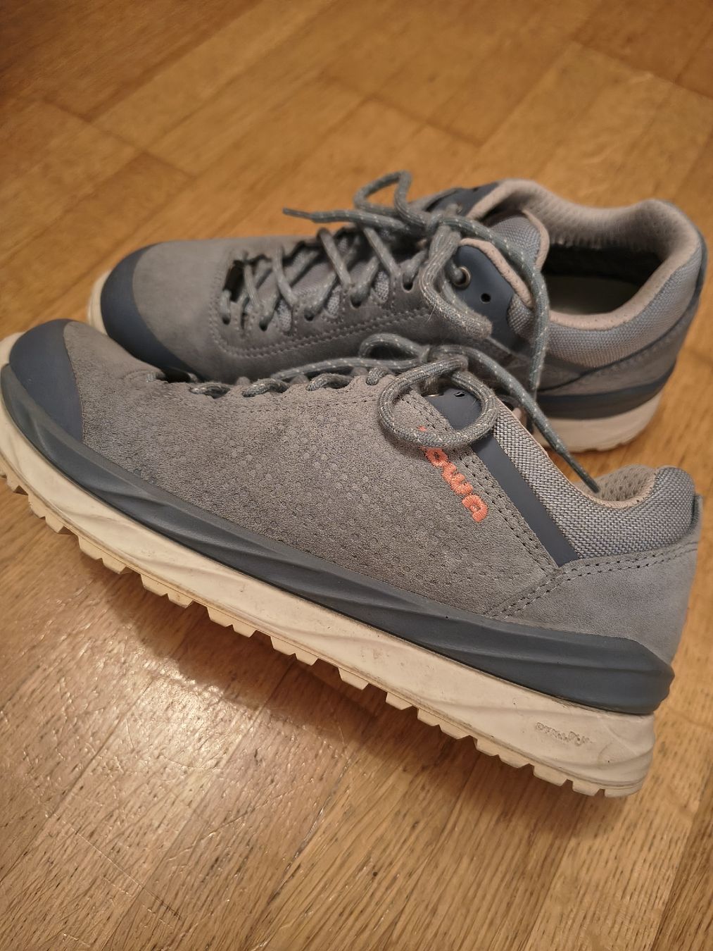 Lowa Scarpe da donna: Lowa Freizeitschuh Grösse 36 – Usato da Plaffeien venduto da selita