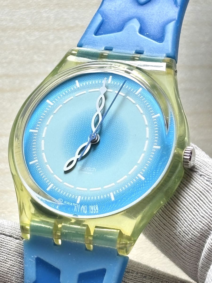 Swatch Orologi: Swatch Uhr blau transparent mit Muster  – Usato da Grenchen venduto da chththl 3