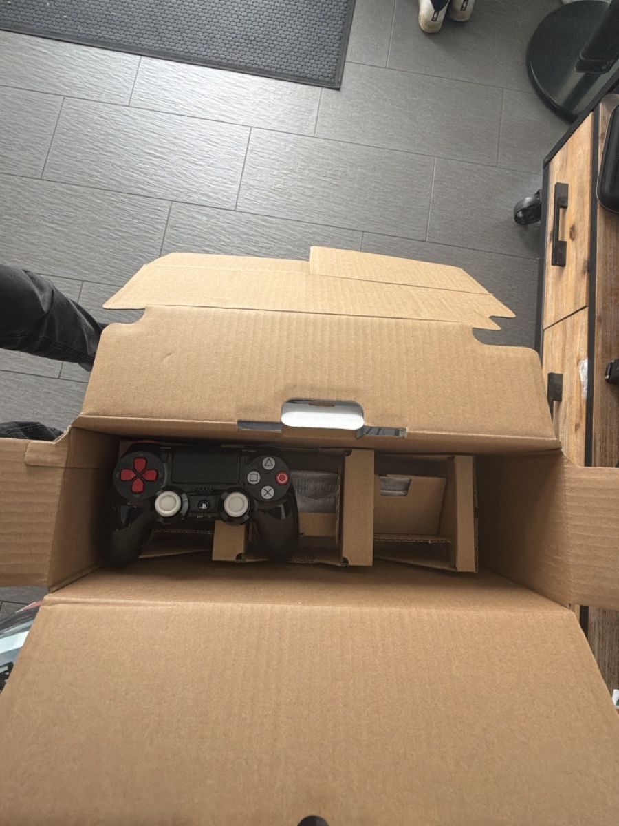 Sony Konsolen: PlayStation 4 de collection – Neu (gemäss Beschreibung) aus Chavornay von sof_wh6r 2