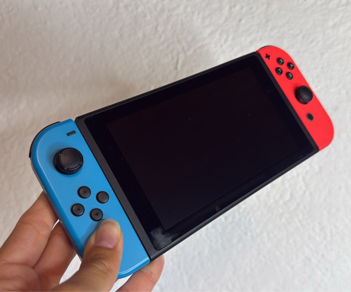 Nintendo Konsolen: Nintendo Switch Console Set 🎮 – Gebraucht aus Ehrendingen von bubulence 3