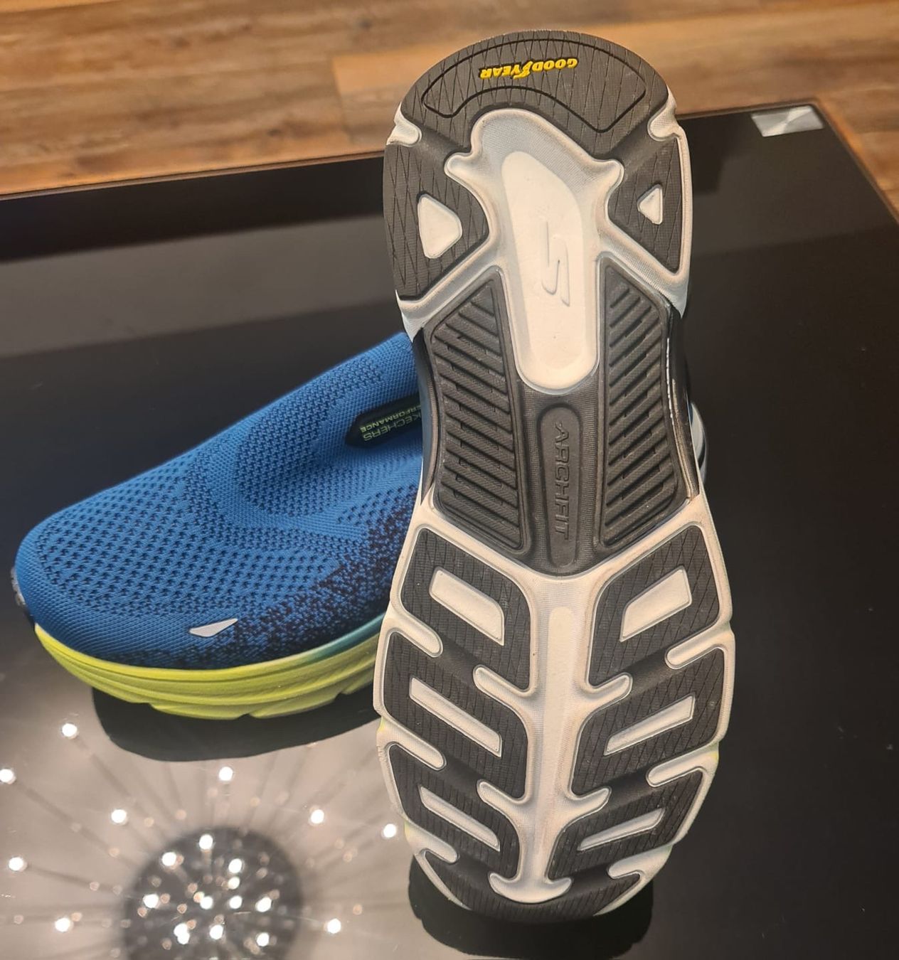 Skechers Scarpe da uomo: Neue Original Skechers Sneakers Größe 45,5 – Nuovo (secondo la descrizione) da Zürich venduto da ok1 4