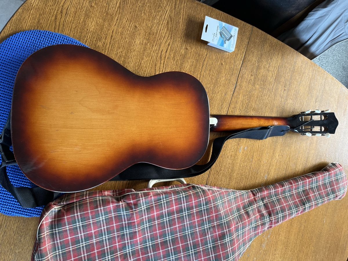 Strumenti musicali: Gitarre Royal – Usato da neuenhof venduto da cocoros 3