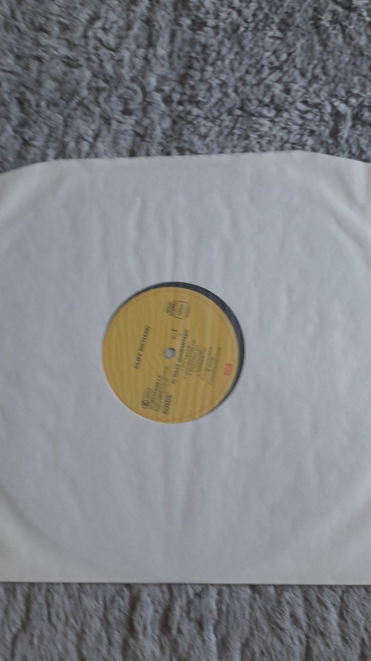 Dischi in vinile: CLIFF RICHARD     ALWAYS GUARANTEED    LP    VINYL – Usato da Wetzikon ZH venduto da Ramones01 2