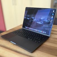 MacBook Pro M3 Pro 18 GB RAM 1 TB SSD