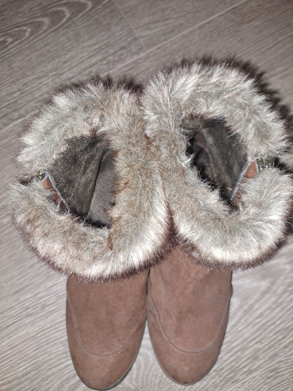 Scarpe da donna: Kuschelige Winterstiefel Gr. 39 – Usato da Wetzikon ZH venduto da secondhandsfashion 2