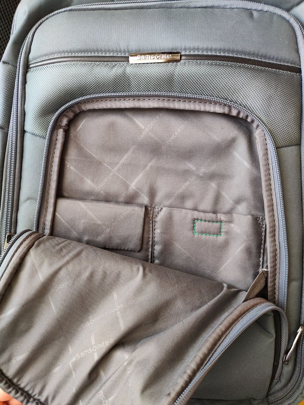 Samsonite Zaini: Samsonite Rucksack mit Laptopfach – Usato da Bern venduto da ElisaMag 2
