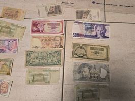 Lot de 19 billets de monnaies