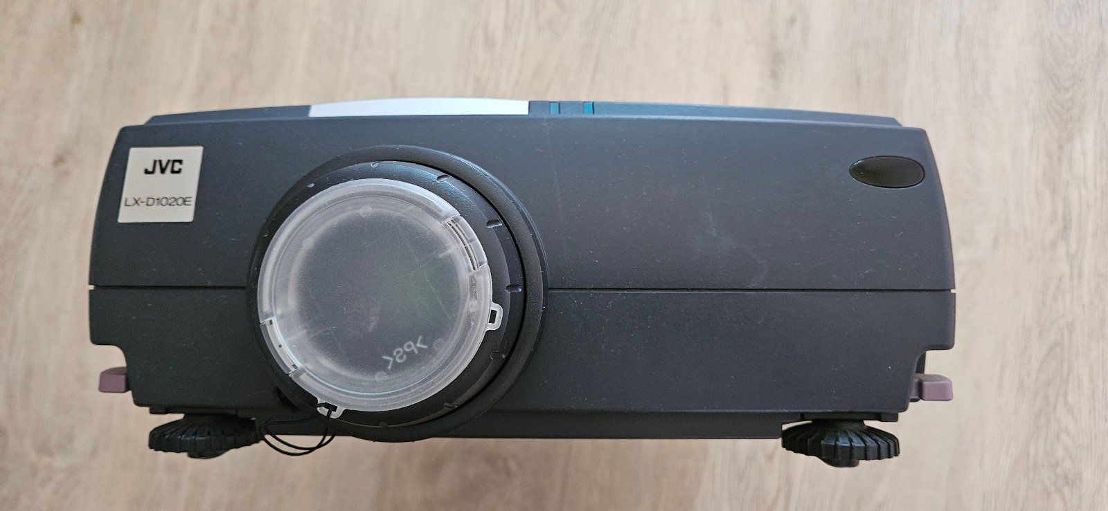 JVC Vidéoprojecteurs: Beamer JVC LX-D1020E – D'occasion à Willisau par Tuvock