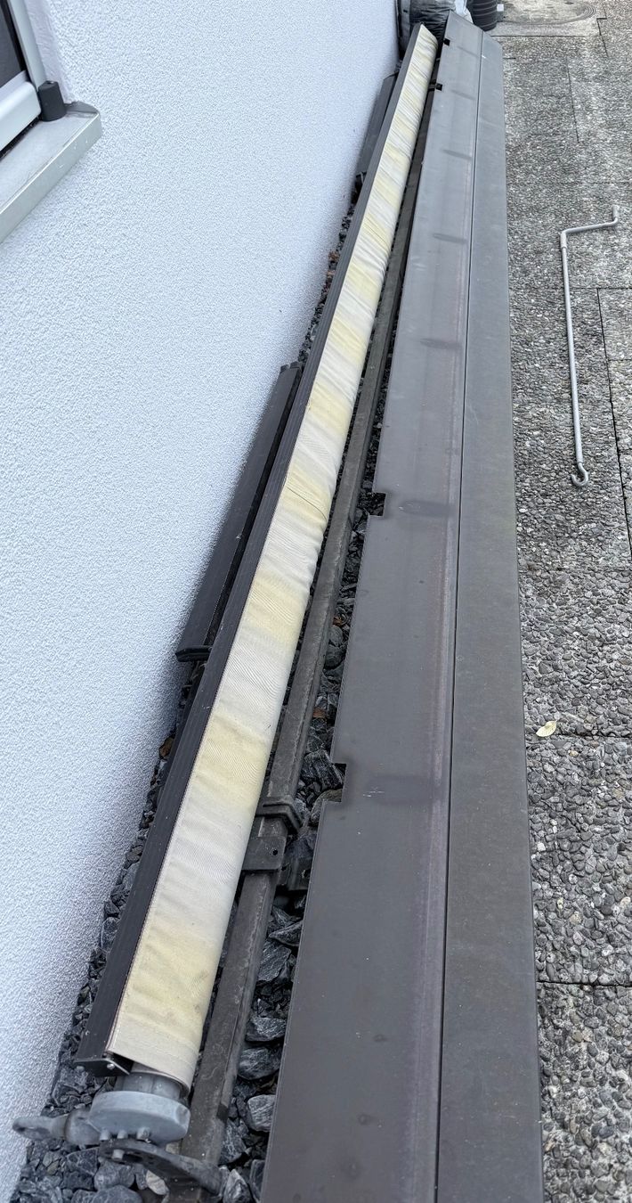 Travi: Kurbelstorre 2.30 x 4.00 inkl. Blechabdeckung – Usato da Rotkreuz venduto da Spueli93 1