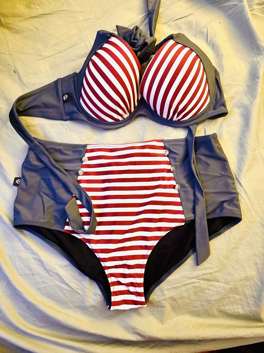 Costumi da bagno & Bikini: Rock Rebel Rockabilly Bikini 2XL – Usato da Marthalen venduto da marlis90