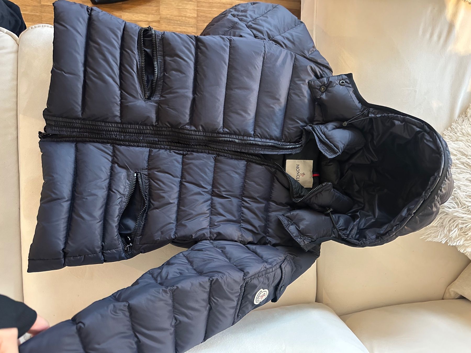 Moncler Cappotti: Moncler Winterjacke – Usato da Urdorf venduto da and_ygf9
