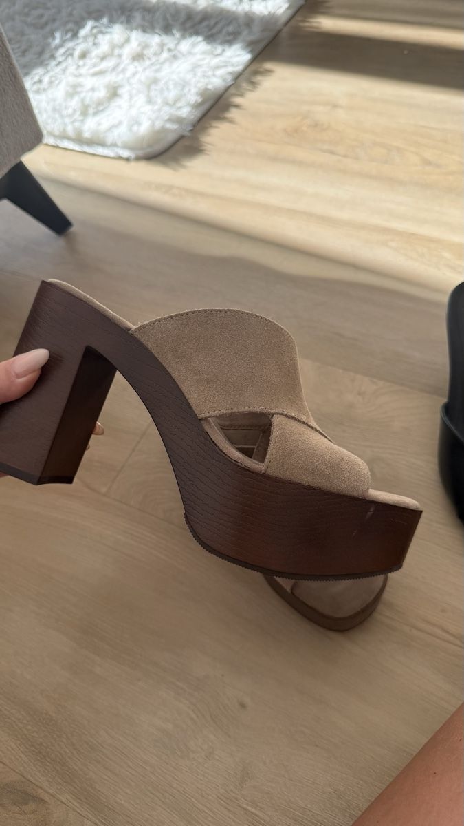 Pull&Bear Scarpe da donna: Mules Pull&Bear beige plateforme talon taille 37 – Nuovo (secondo la descrizione) da Biel/Bienne venduto da diana.diana 1