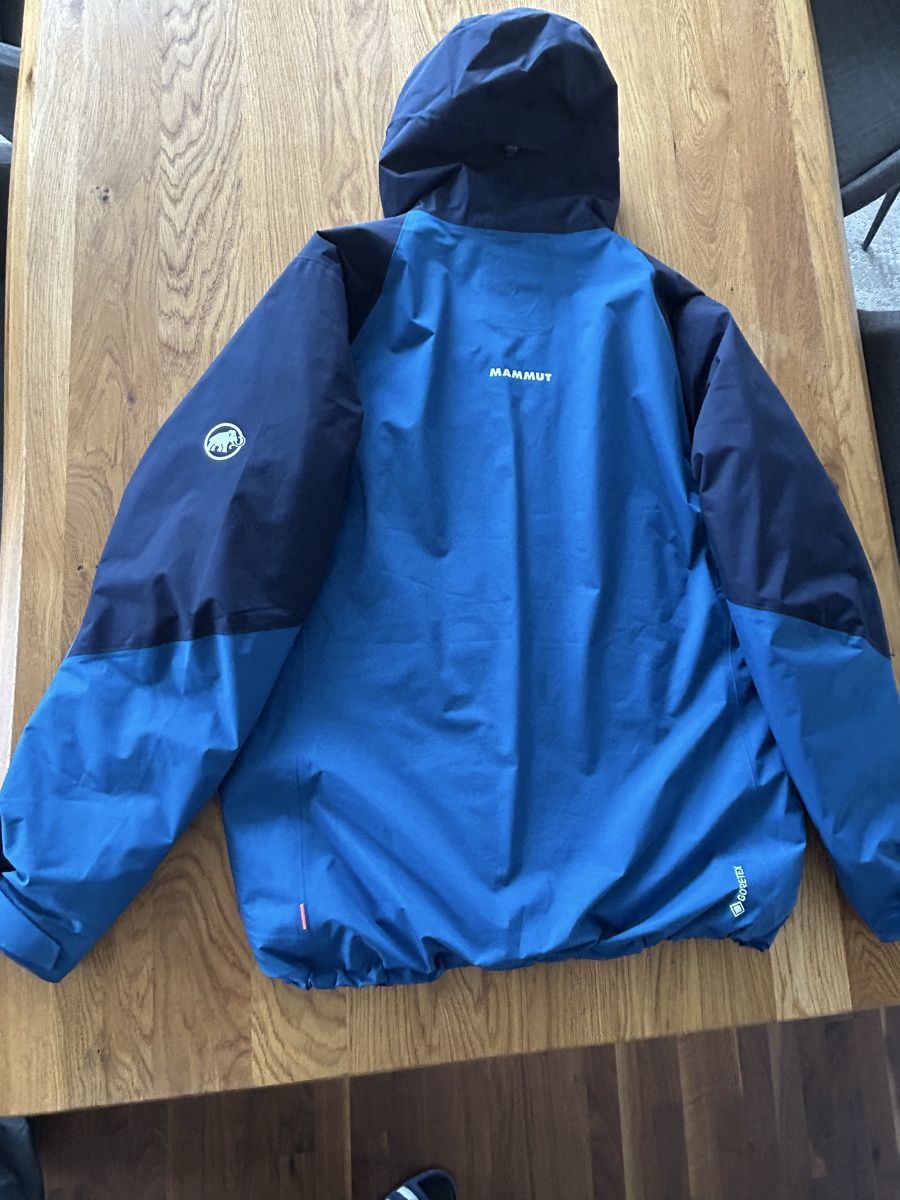 Mammut Jacken: Mammut Jacket Blue XL – Gebraucht aus Zürich von _Jose_ 2