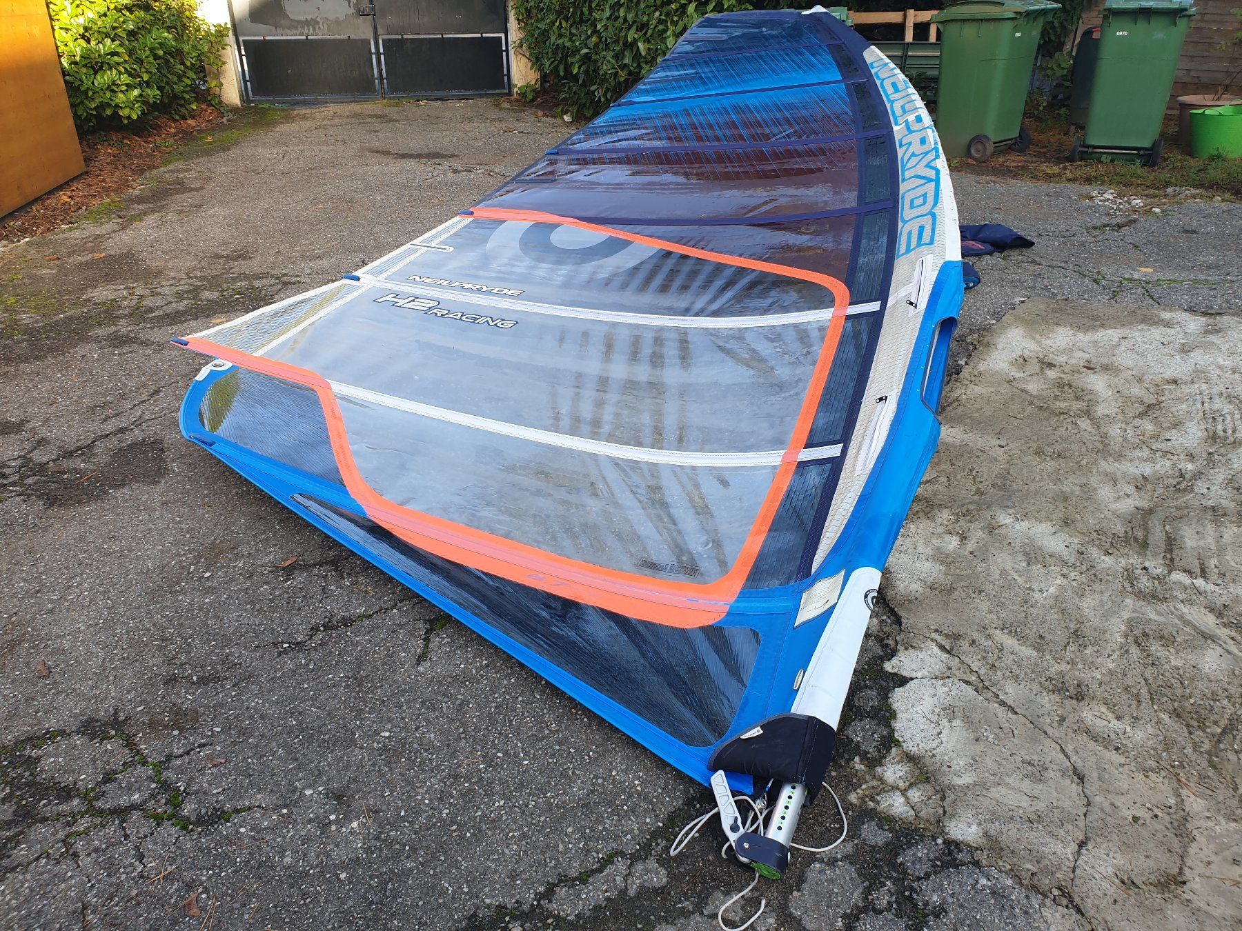 Surf: voile de planche à voile – Usato da THÔNEX venduto da guigui03