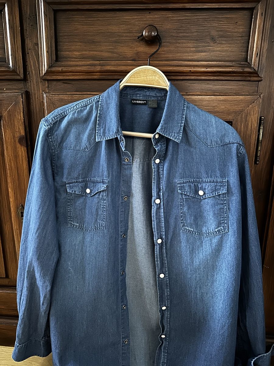 Camicie: Denim Shirt, Size M - Stylish and Light – Nuovo (secondo la descrizione) da Genève venduto da fil_6zdf