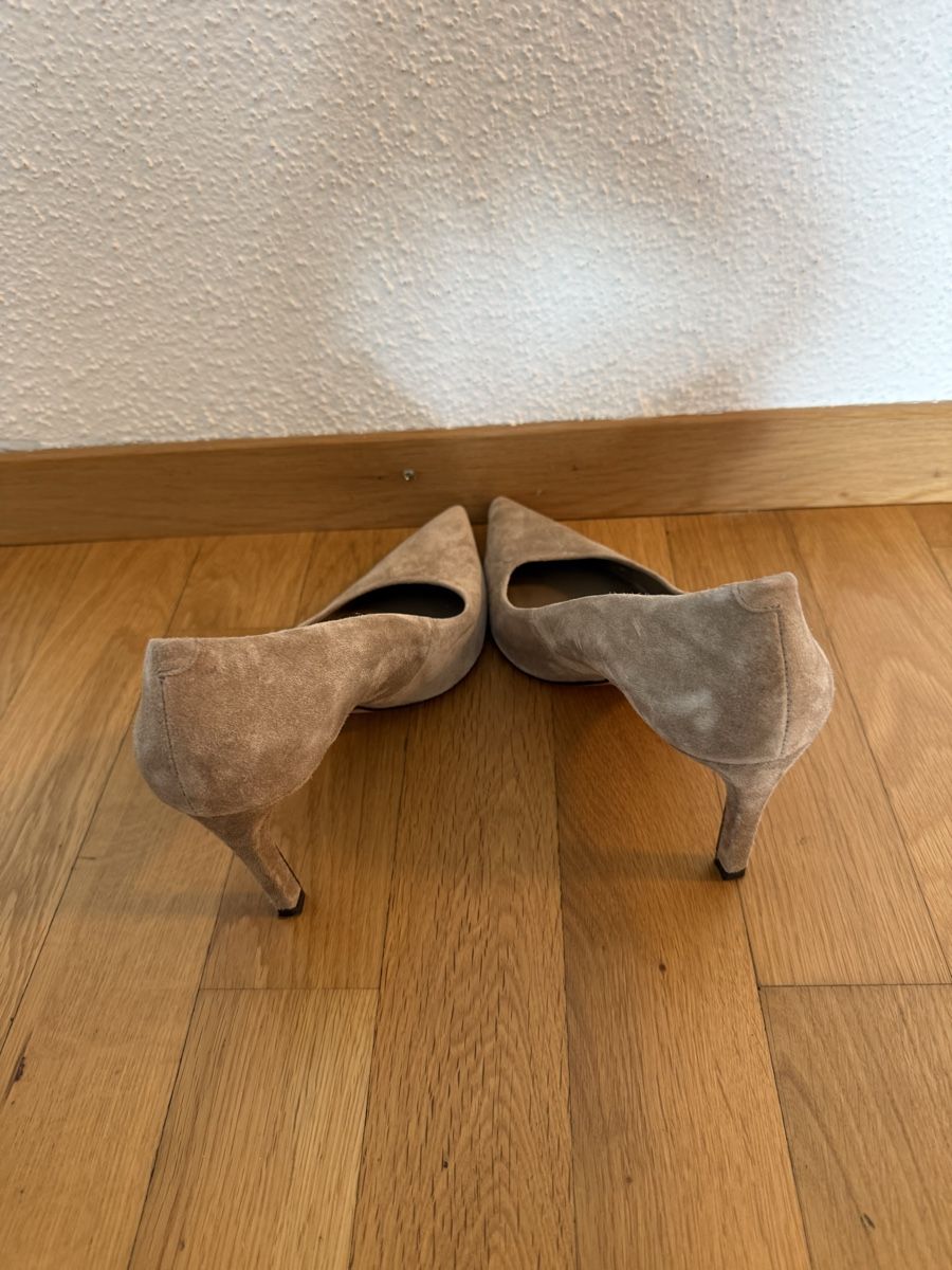 Massimo Dutti Scarpe da donna: Nude Pumps Massimo Dutti Wildleder 41 – Usato da Zug venduto da MC2CC 1