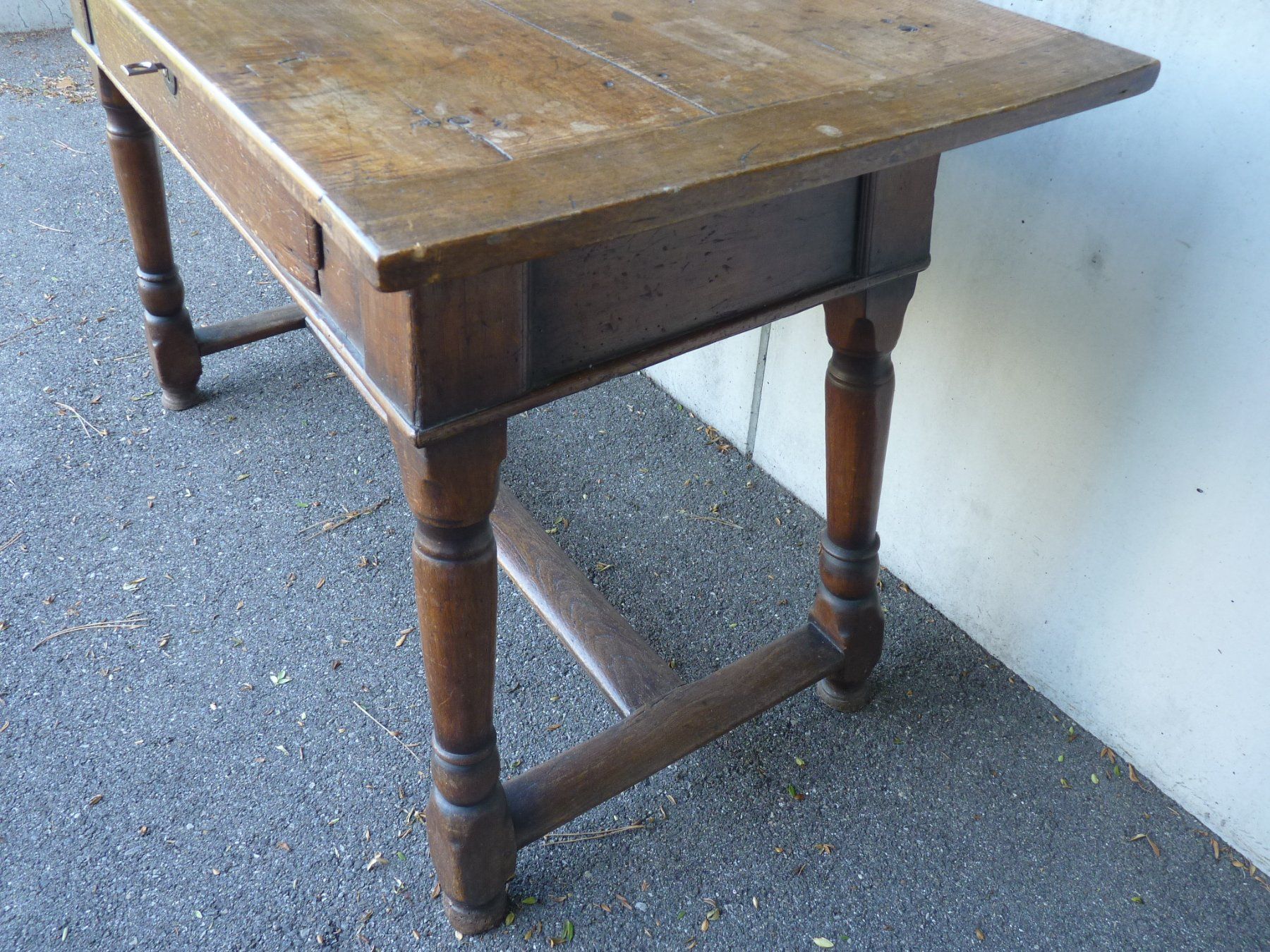 Eichholtz Tische: Antiker Uralter Eichenholztisch 118x75x55cm – Gebraucht aus Küsnacht ZH von zoliboli01 3
