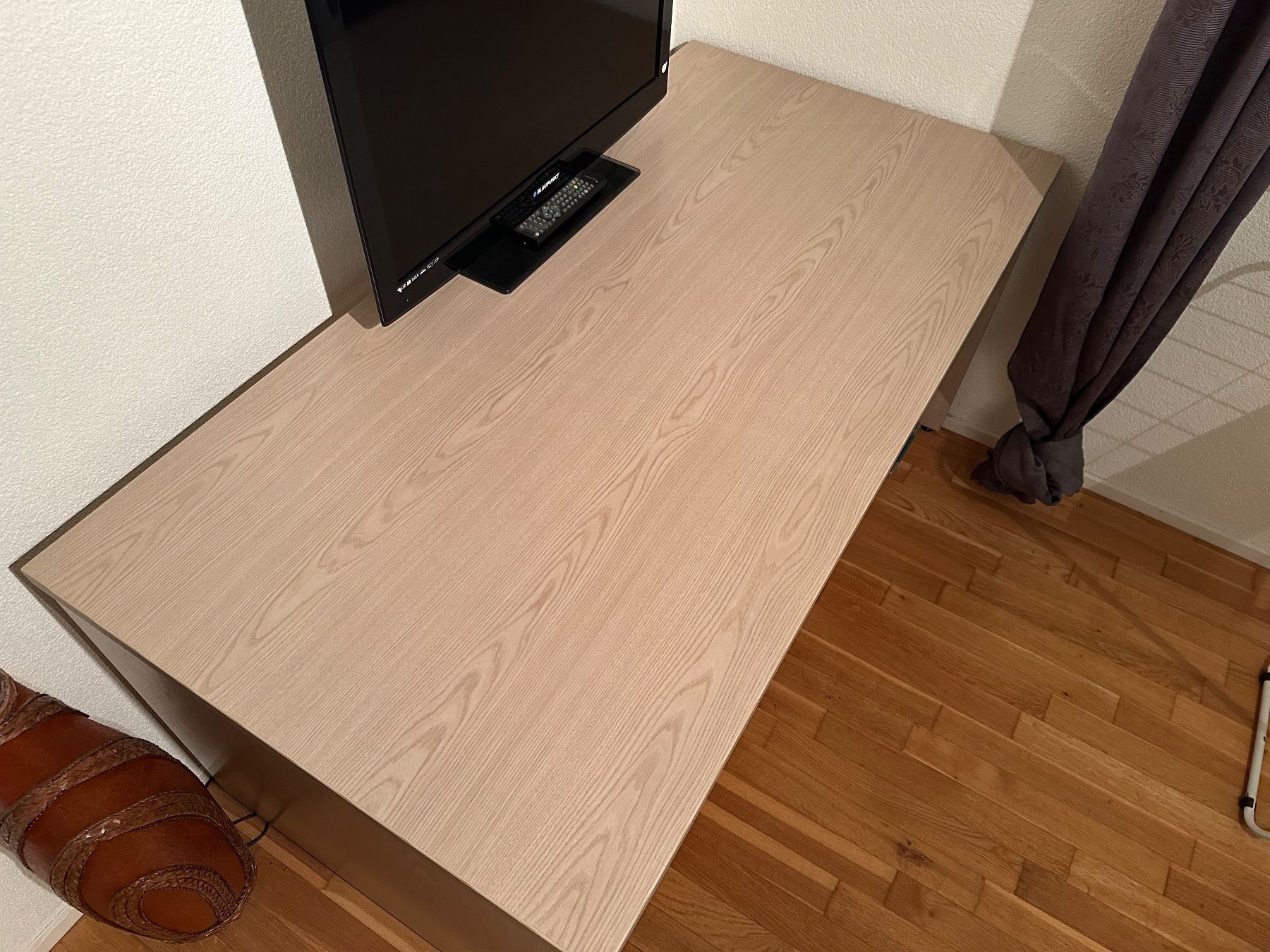 Scrivanie: Schreibtisch mit Schubladen – Usato da Fislisbach venduto da David1 2