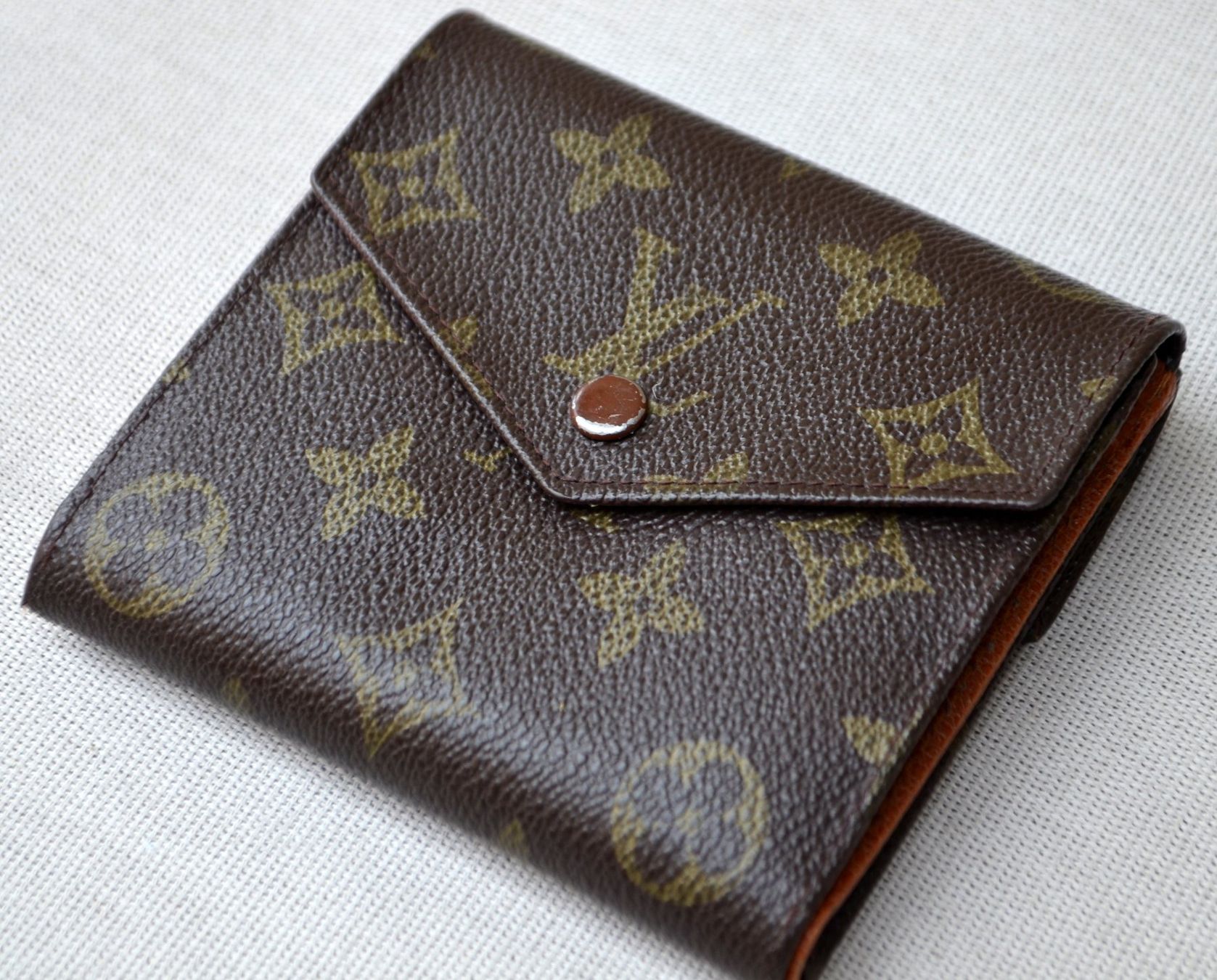 Louis Vuitton Portefeuilles: Louis Vuitton Portefeuille – Défectueux à Collonges par arashee 3