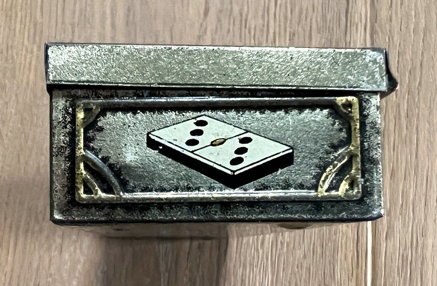 Schnebli Barattoli: antike Blechdose Schnebli Baden "DOMINO" ca. 1908 – Usato da Rothrist venduto da Brandystar 3