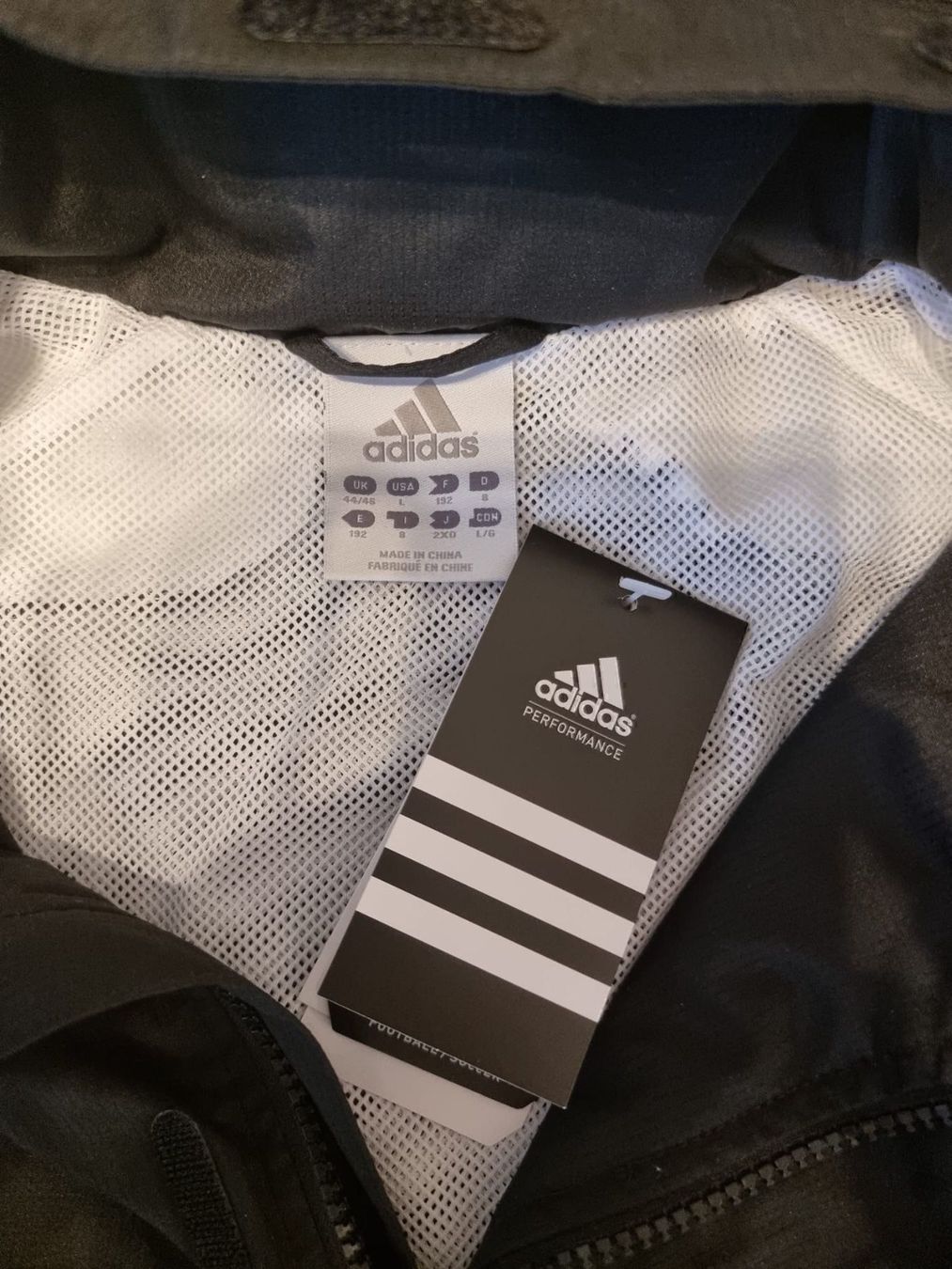 Adidas Jacken: Adidas Jacke – Neu und originalverpackt aus Luzern von Reni025 7