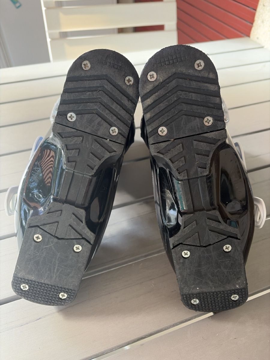 Salomon Schuhe für Jungen: Chaussures de ski Salomon – Gebraucht aus Marin-Epagnier von hibiscus26 3