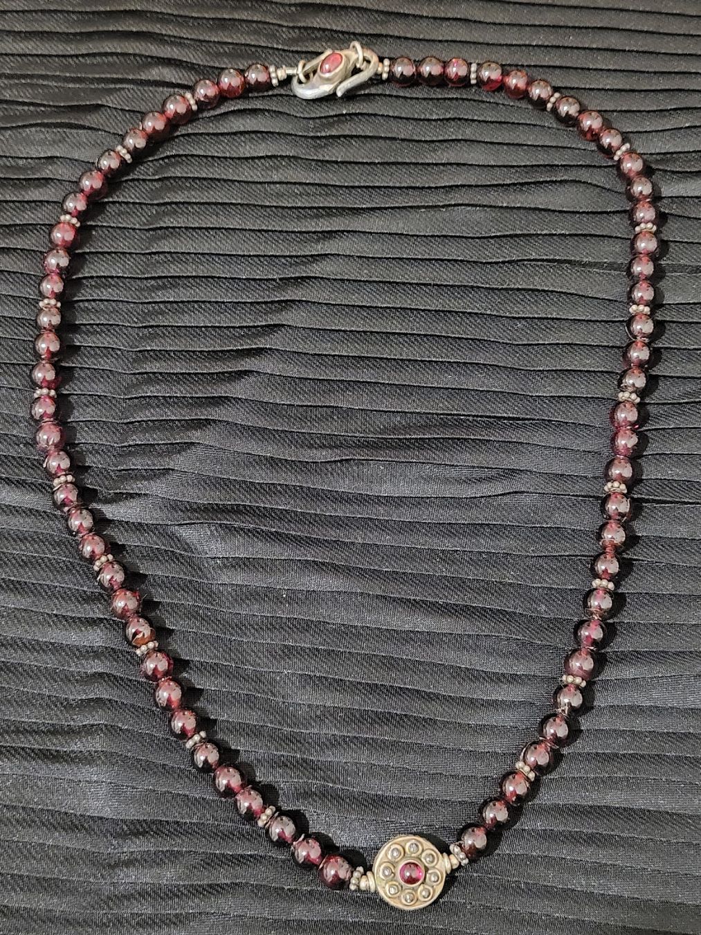 Catenine: Granat Halskette, Vintage, Silber perfekte Geschenkidee – Usato da Allschwil venduto da Uhrenbinz