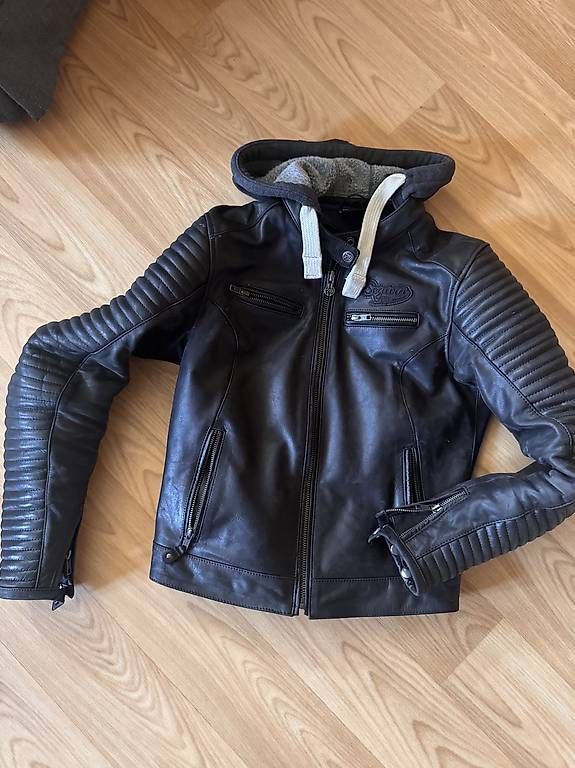 Giacche: Motorrad Lederjacke Damen Gr.38 – Usato da Vilters venduto da Natalie_Gothe13