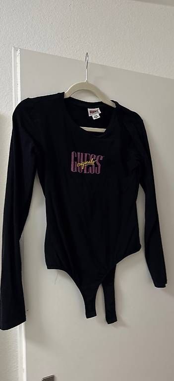 Tops: Guess Body – Gebraucht aus Bolligen von arg_v256 1